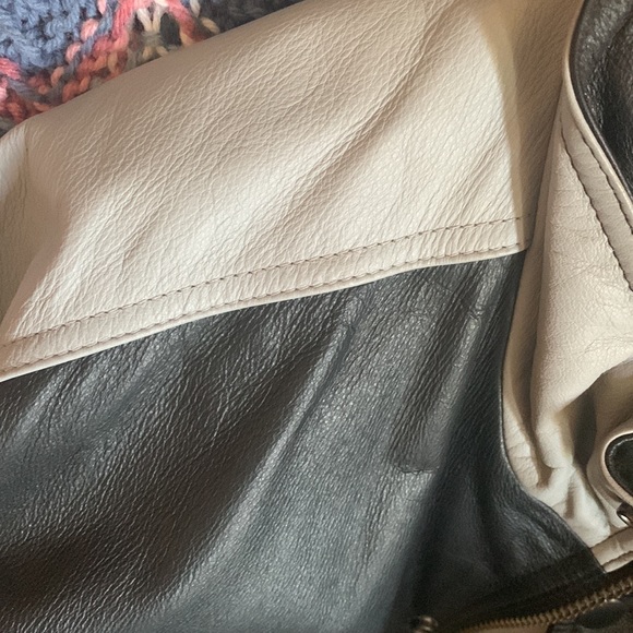 VINTAGE HIGH QUALITY LEATHER RAIDERS JACKET. EXCELLENT CONDITION. - Picture 13 of 14